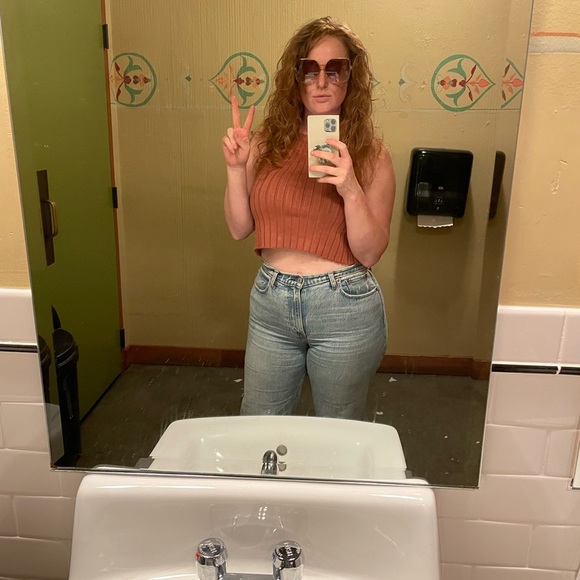 Meet your Posher, Brittany - Picture 2 of 6